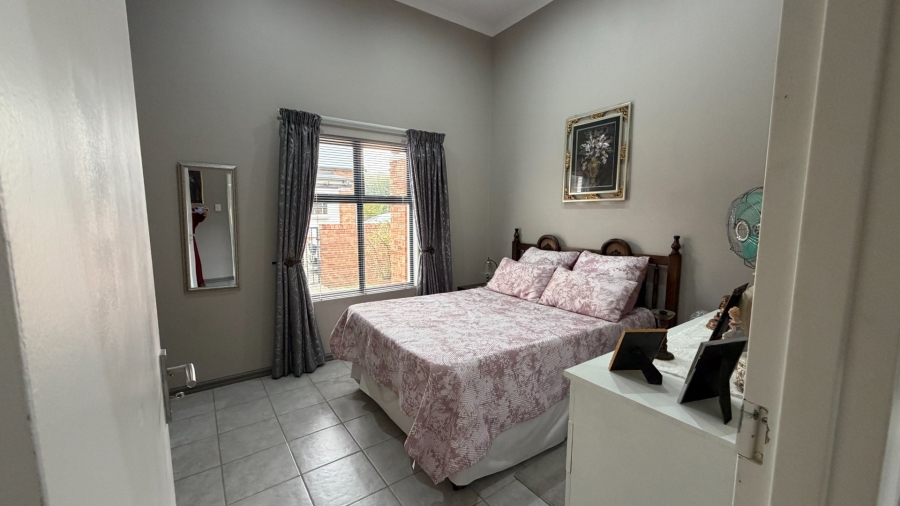 2 Bedroom Property for Sale in De Land Estate North West